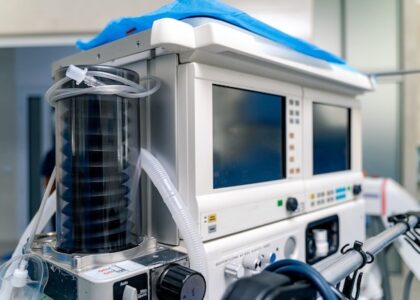 Extracorporeal Membrane Oxygenation Machine Market