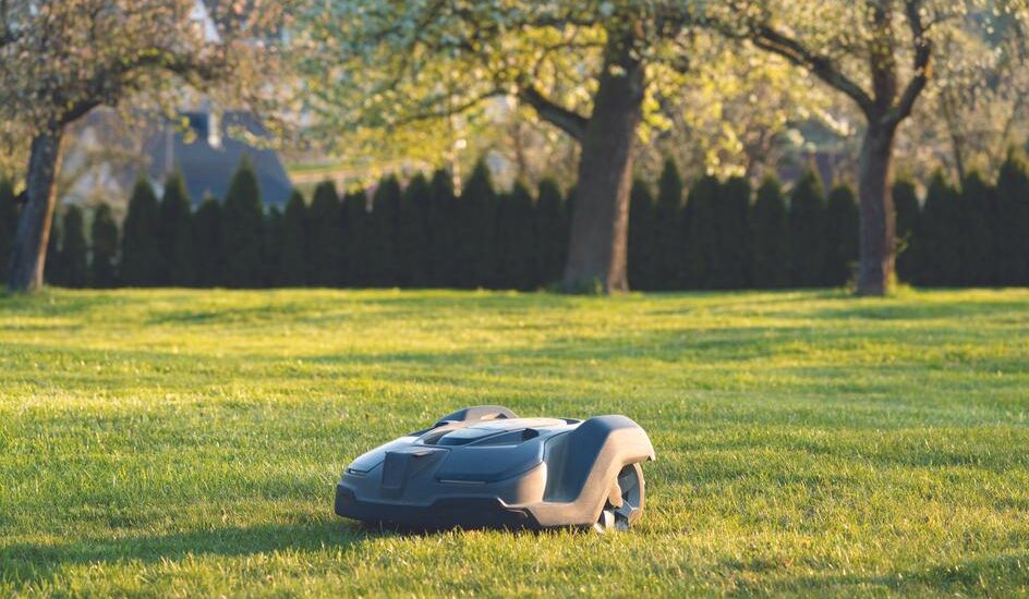 Robotic Lawn Mower Market