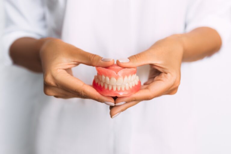 Global Dentures Industry 