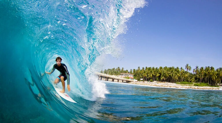 Surfing Tourism Market