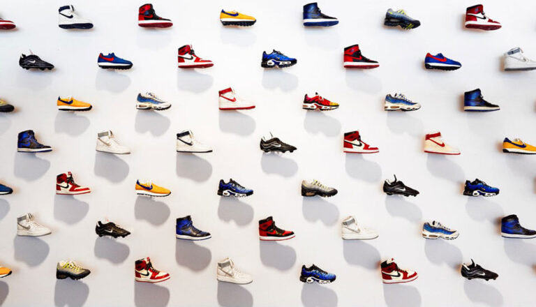 White Sneaker Market