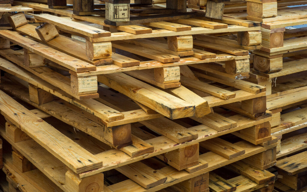 Pallets Market