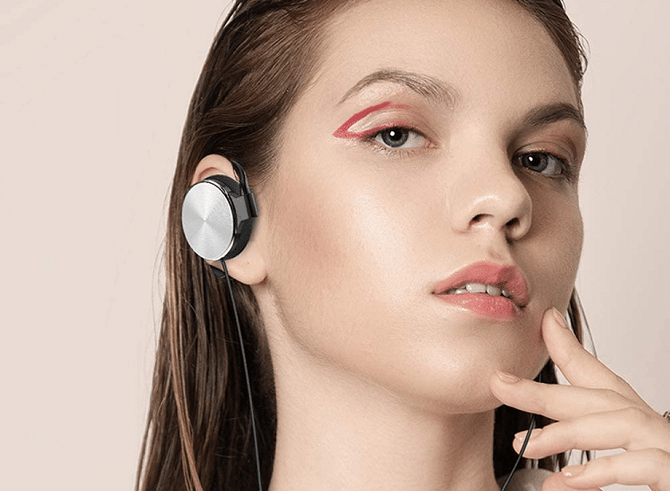 Clip-On Headphones Market